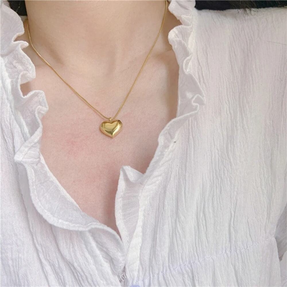 Heart Pendant Necklace 18K Gold Plated - Picture 3 of 11